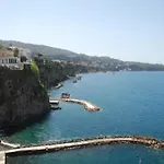 Unconventional Sorrento Coast 3*