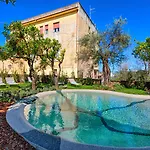 מלון Unconventional Sorrento Coast 3*