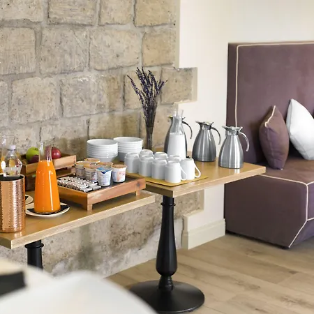 Unconventional Sorrento Coast Hotell