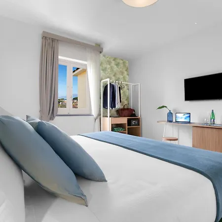 فندق Unconventional Sorrento Coast 3*