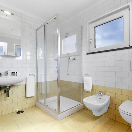 Unconventional Sorrento Coast 3*