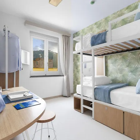 Unconventional Sorrento Coast Hotel 3*