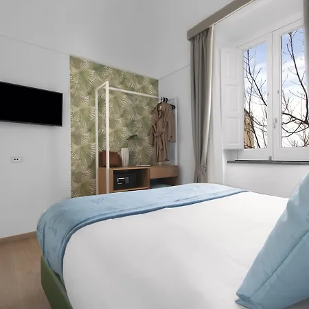 Unconventional Sorrento Coast Hotel Sant'Agnello