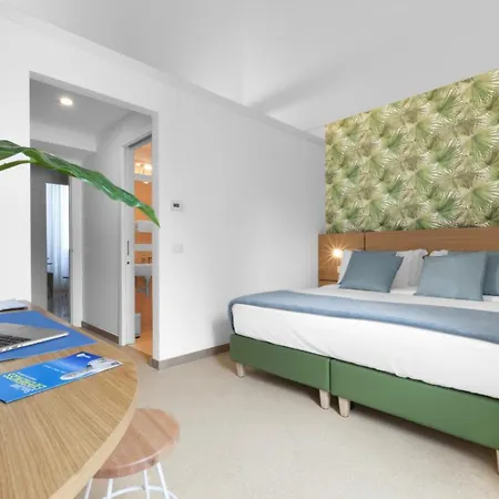 Unconventional Sorrento Coast 3*