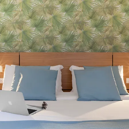 Unconventional Sorrento Coast Hotel 3*