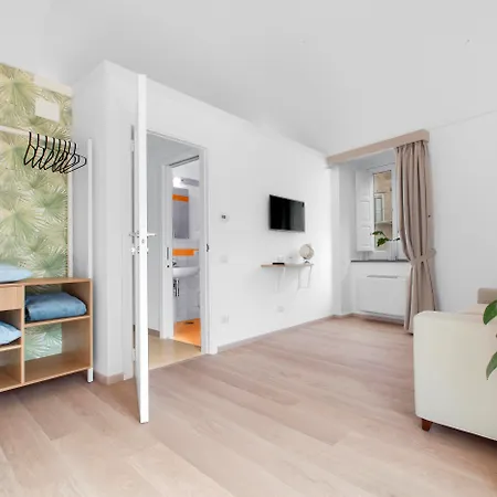 Unconventional Sorrento Coast 3*
