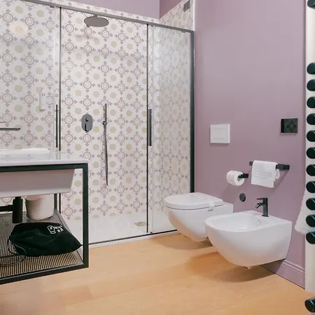 Unconventional Sorrento Coast Hotel 3*