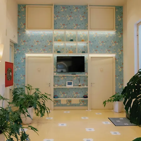 Unconventional Sorrento Coast Hotel 3*