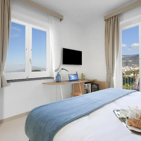 Unconventional Sorrento Coast Hotel Sant'Agnello