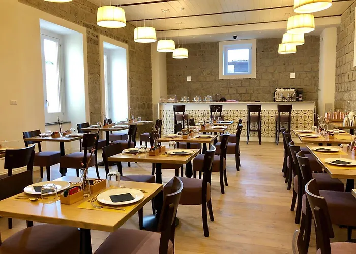 Unconventional Sorrento Coast Hotel 3*