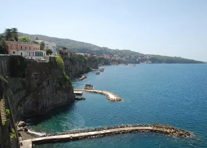 Unconventional Sorrento Coast 3*