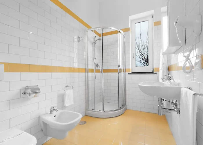 Unconventional Sorrento Coast 3*