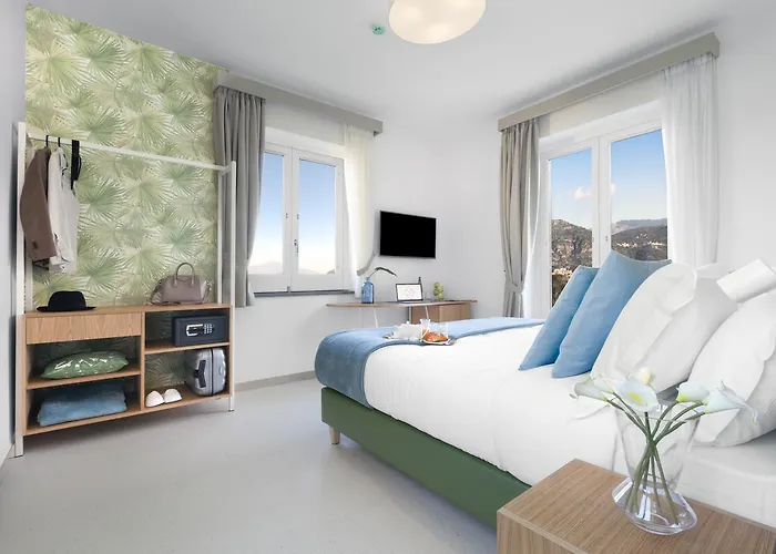Unconventional Sorrento Coast Hotel Sant'Agnello